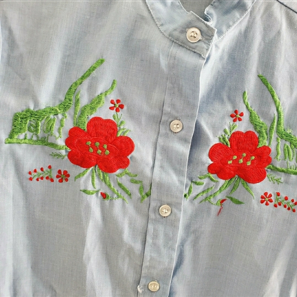 Western Style Floral Embroidered Denim Blue Short Sleeve Blouse - Picture 3 of 5